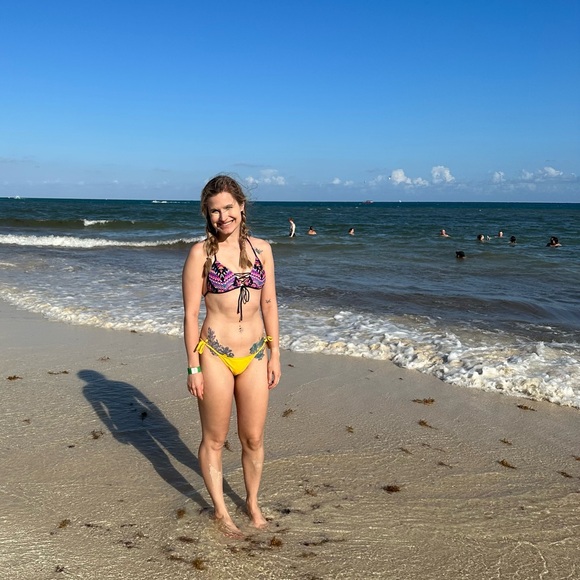 Meet your Posher, Keelin - Picture 3 of 5